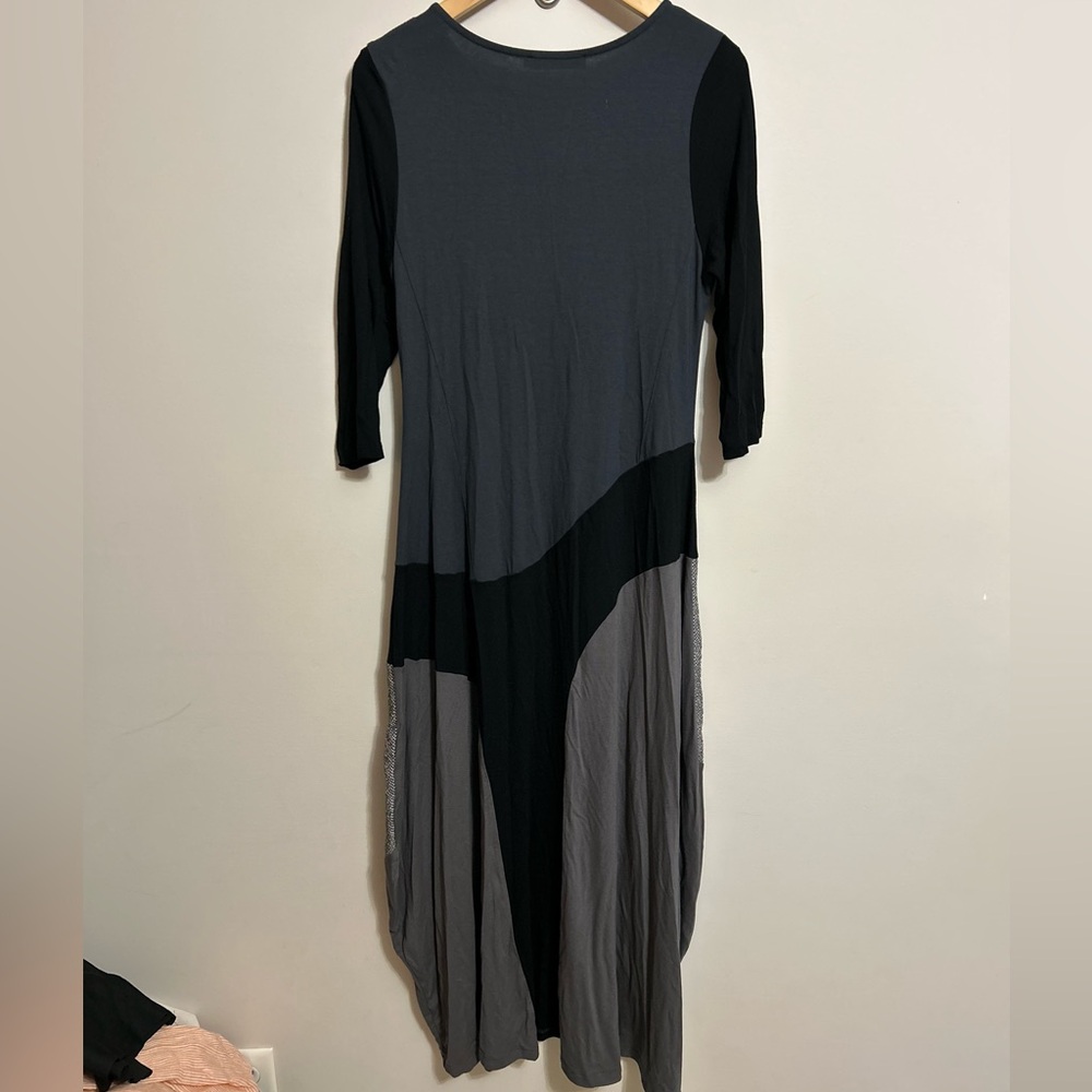 ⭐️Alembika Maxi Dress ⭐️ - Picture 2 of 3